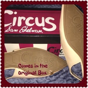 🎒Ecru Hillary-Naked Circus by Sam Edelman🎒